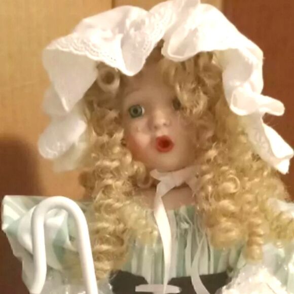 Little Bo Peep Ashton Drake porcelain doll - Picture 1 of 5